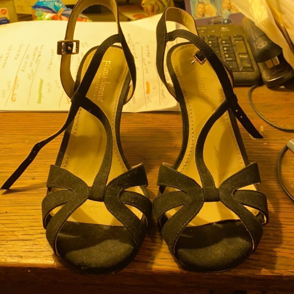 Primadonna collection velour heels sz. 37
